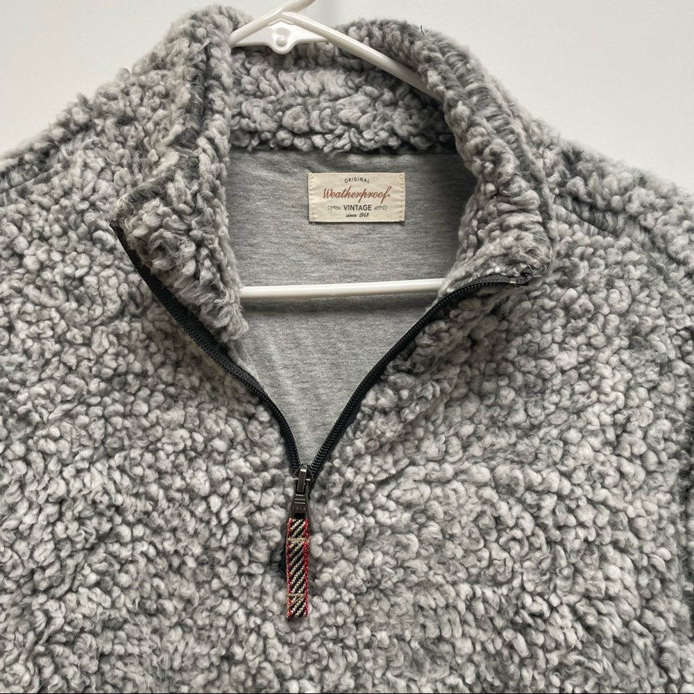 Fuzzy half-zip pullover - Picture 3 of 5